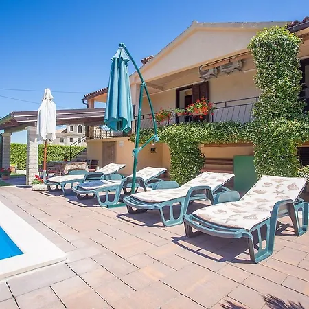 Cozy Villa With Swimming Pool Near Sea In Tar Villa Tar-Vabriga