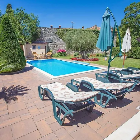 Cozy Villa With Swimming Pool Near Sea In Tar Βίλα Tar-Vabriga