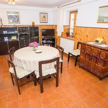 Cozy Villa With Swimming Pool Near Sea In Tar Βίλα *
