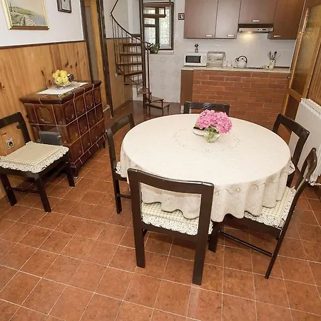 Βίλα Cozy Villa With Swimming Pool Near Sea In Tar *