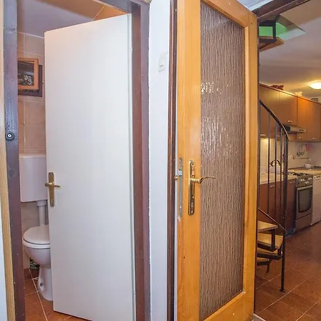 Βίλα Cozy Villa With Swimming Pool Near Sea In Tar Tar-Vabriga
