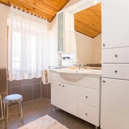Cozy Villa With Swimming Pool Near Sea In Tar * Tar-Vabriga