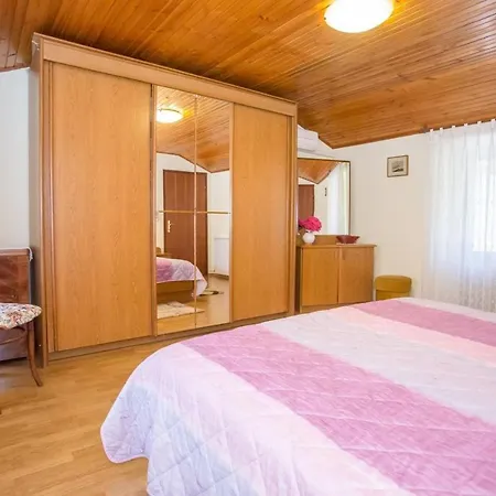 Cozy Villa With Swimming Pool Near Sea In Tar * Tar-Vabriga
