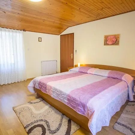 Cozy Villa With Swimming Pool Near Sea In Tar Tar-Vabriga
